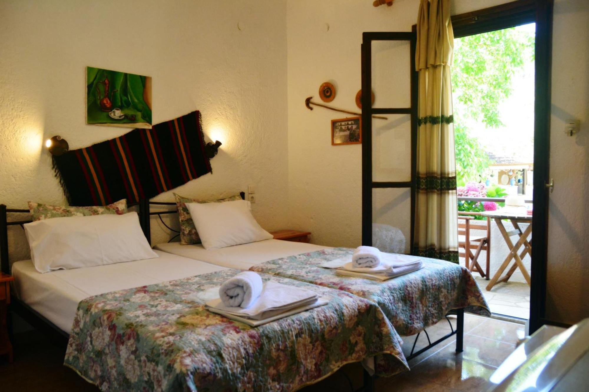Spiros Rooms Panormos  ภายนอก รูปภาพ